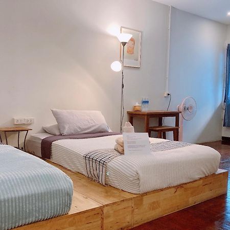 Wayside Guesthouse Chiang Mai Bagian luar foto