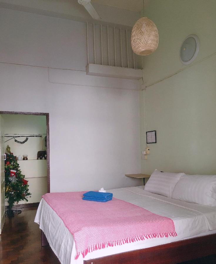 Wayside Guesthouse Chiang Mai Bagian luar foto